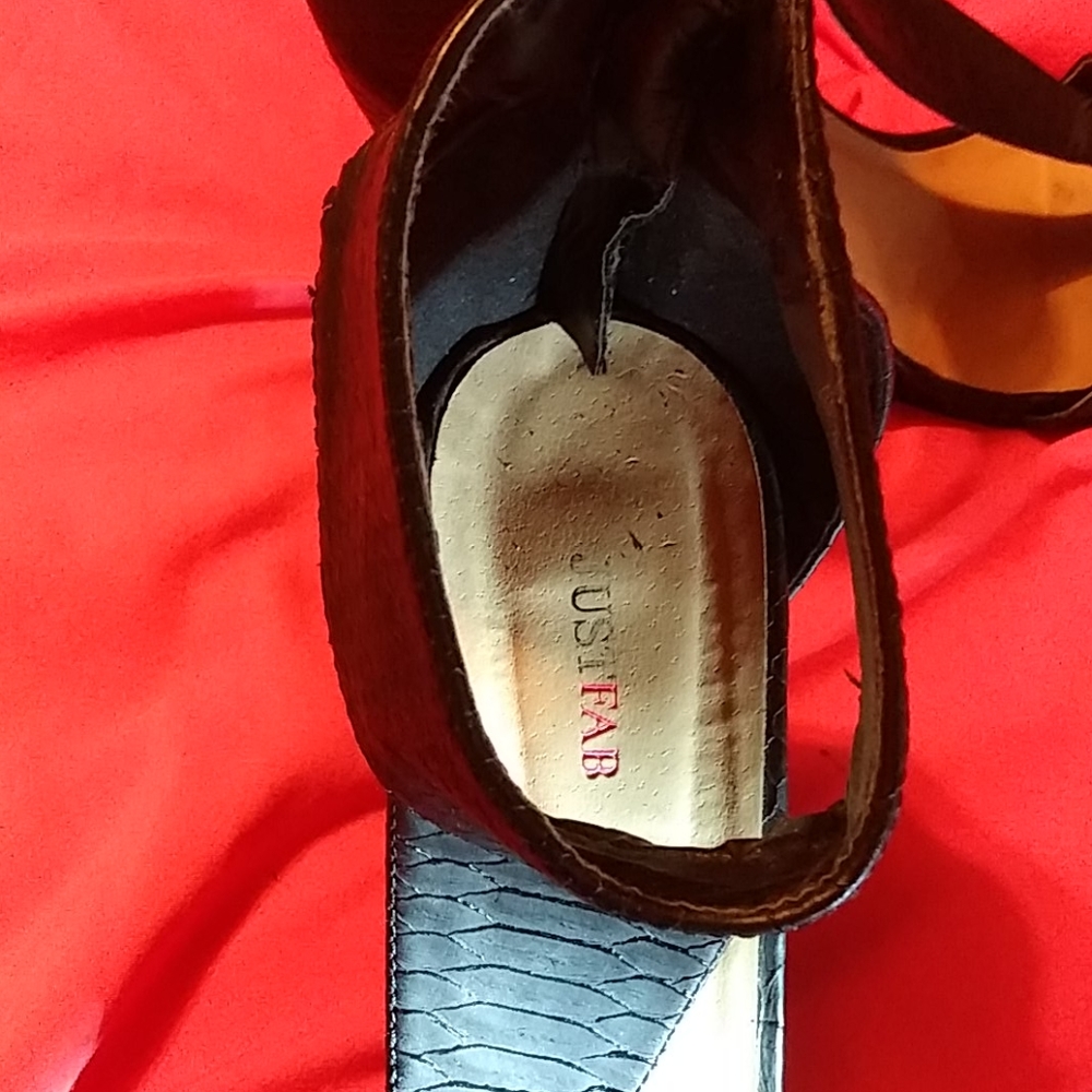 Shoes - Picture 4 of 4